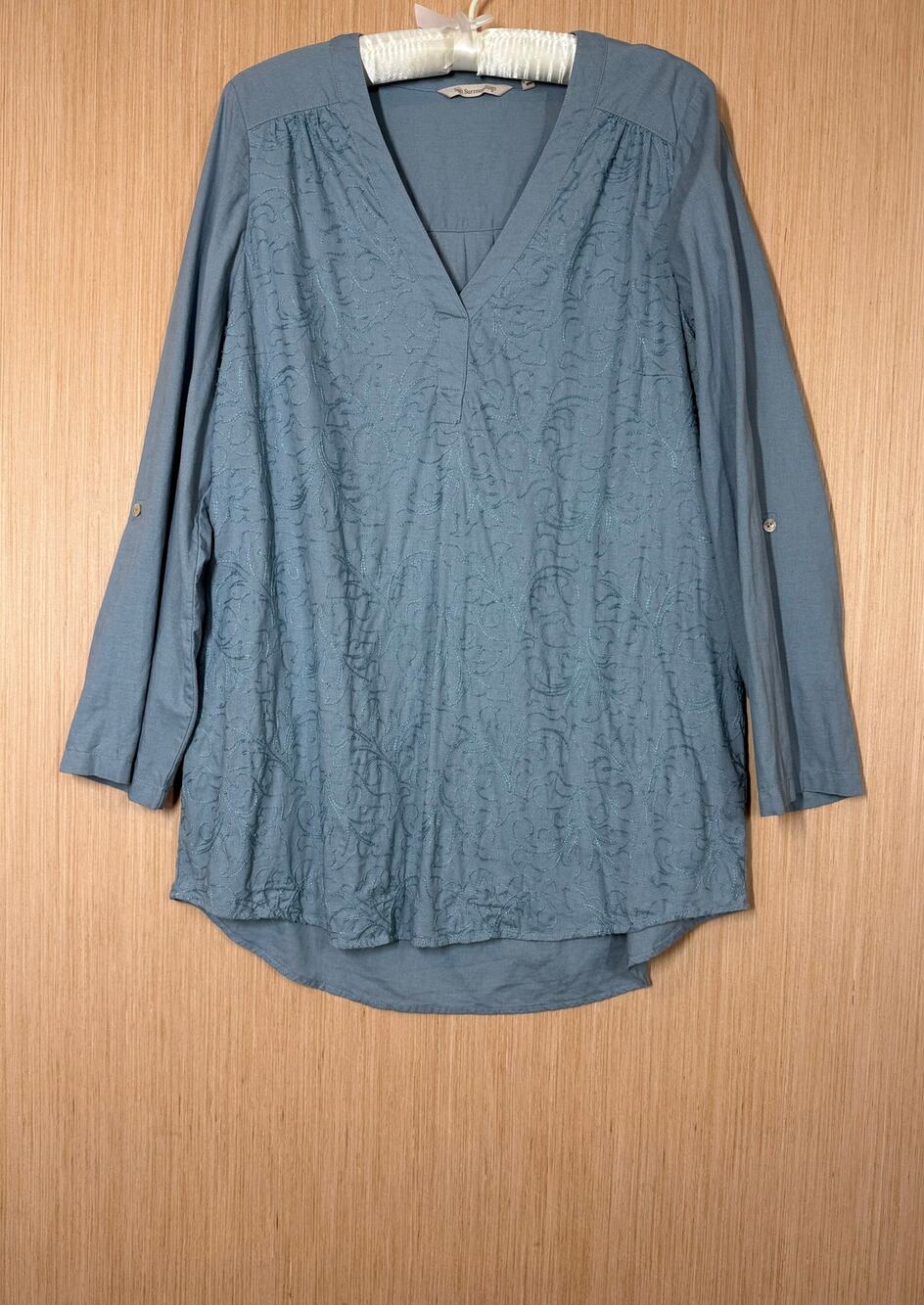 Soft Surroundings Linen Blend Embroidered Roll Tab Sleeve Top Size Large Blue